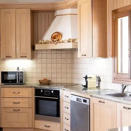 Villa Bella. Tranquil, Exclusive, 4 Bed, Sea Views