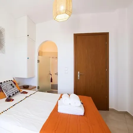 Villa Bella. Tranquil, Exclusive, 4 Bed, Sea Views Naxos City