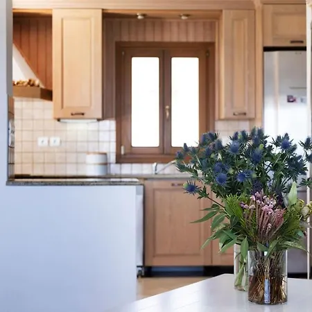 Bella. Tranquil, Exclusive, 4 Bed, Sea Views 米科利维亚